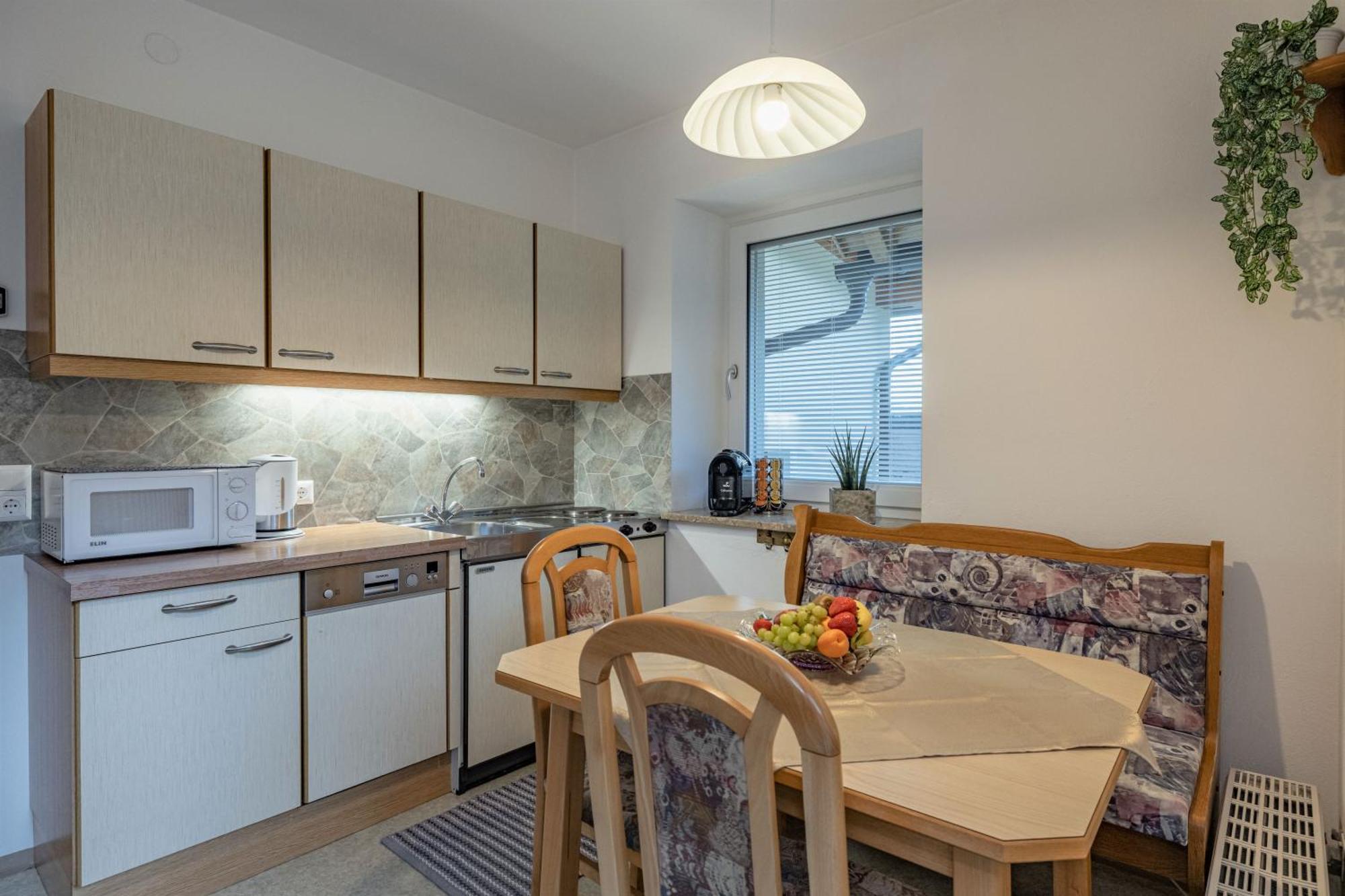 Apartment Gaestehaus Eder Tropolach
